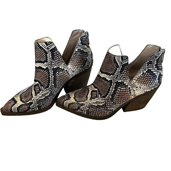 Vince Camuto Womens Faux Snakeskin Side Split Ankle Boots Brown Size 5.5 - Picture 1 of 5